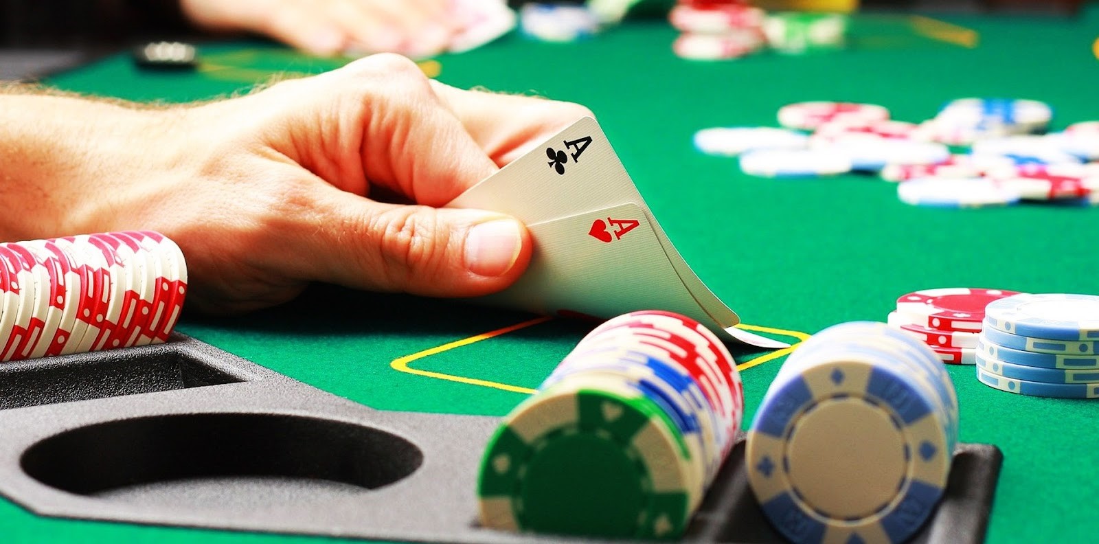 Giữ tâm lý và phong độ ổn định khi chơi Poker 